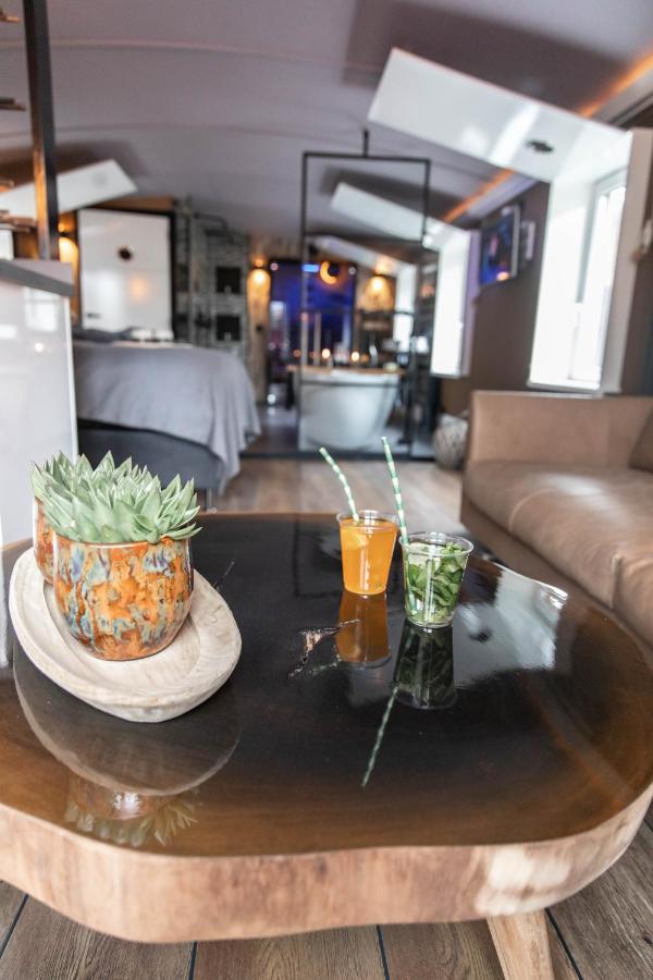 Wellnessboat De Michiel De Ruyter Hotel โกรนิงเงน ภายนอก รูปภาพ