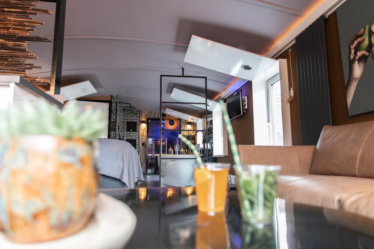 Wellnessboat De Michiel De Ruyter Hotel โกรนิงเงน ภายนอก รูปภาพ