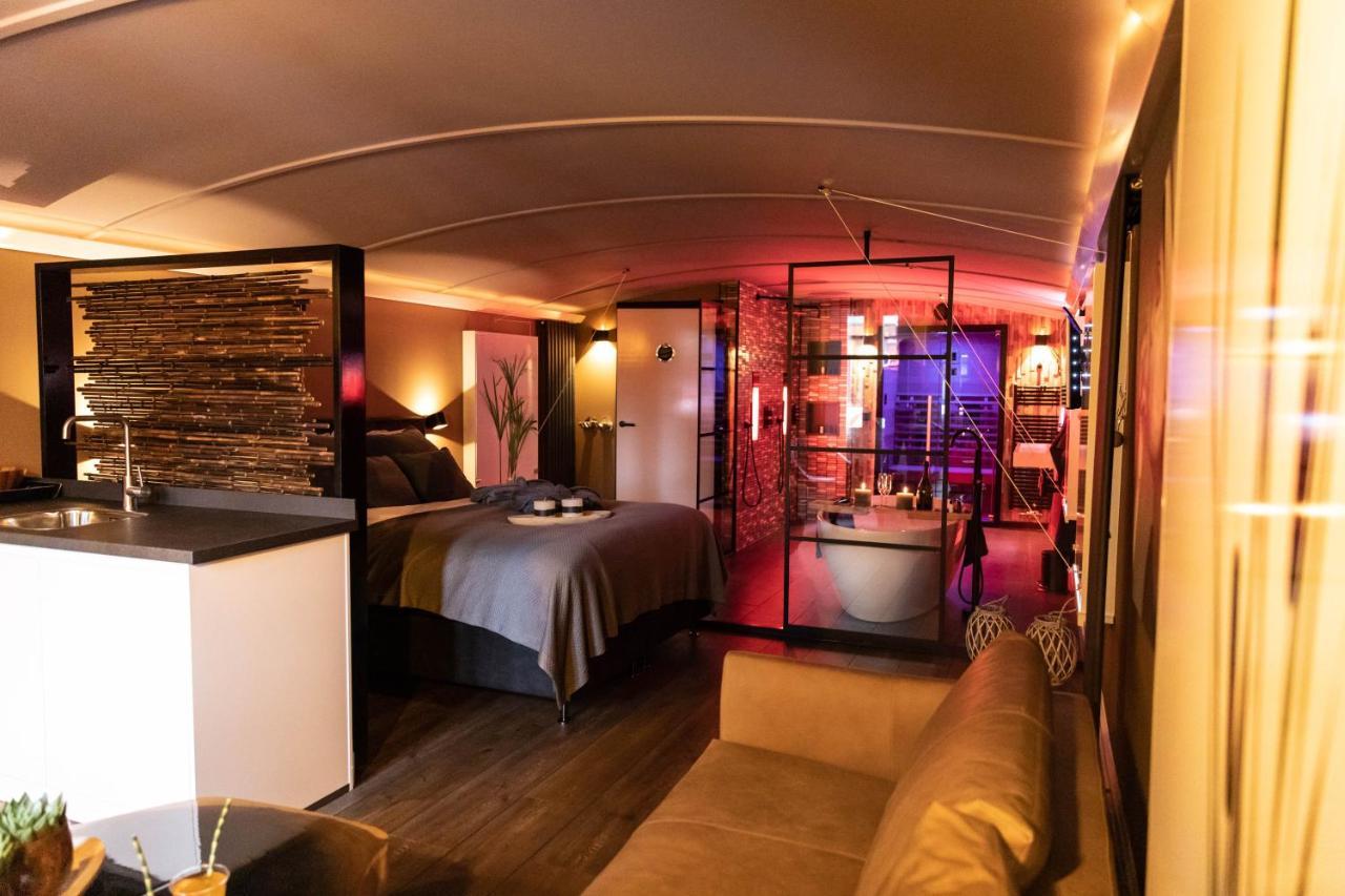 Wellnessboat De Michiel De Ruyter Hotel โกรนิงเงน ภายนอก รูปภาพ